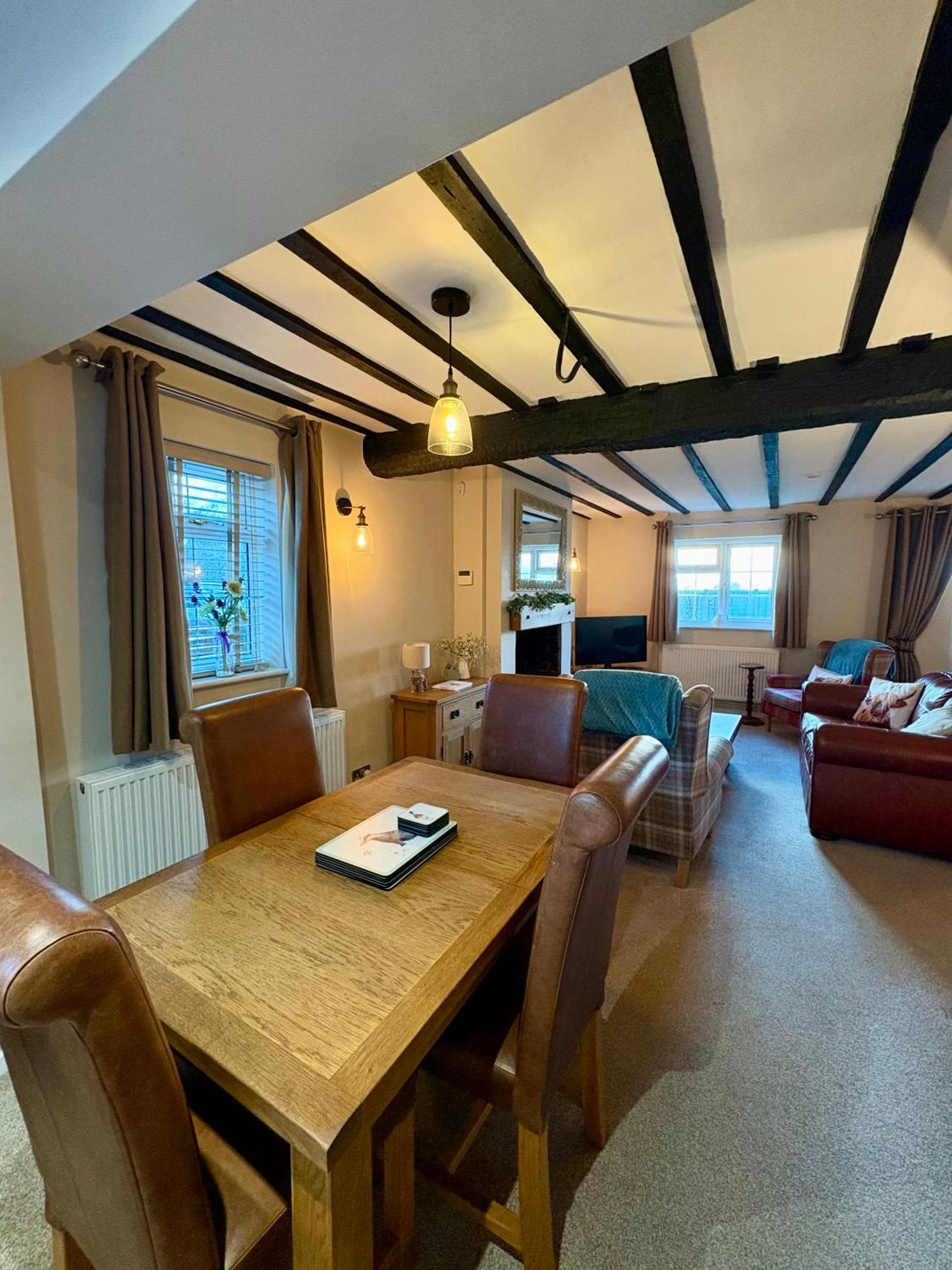 Fitzherbert Cottage Swynnerton Exteriér fotografie